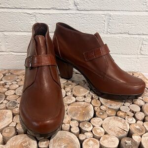 Sanita Rich Brown Leather Ankle Boots Size 9 New without box
